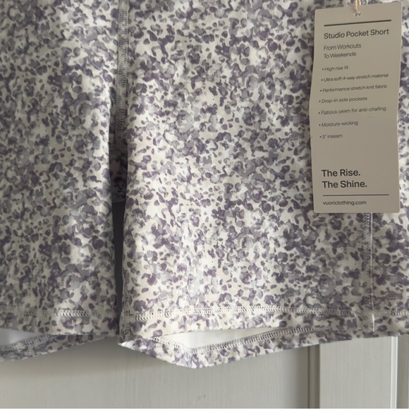 Vuori Studio Pocket Short in Light Micro Mini Camo Size Large - Picture 3 of 9